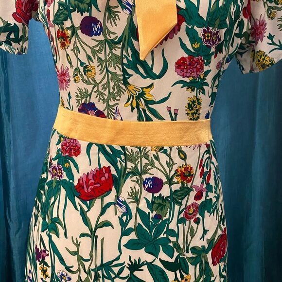 The Moon, absolutely gorgeous dress ! Dior style! True to size S - Picture 3 of 9